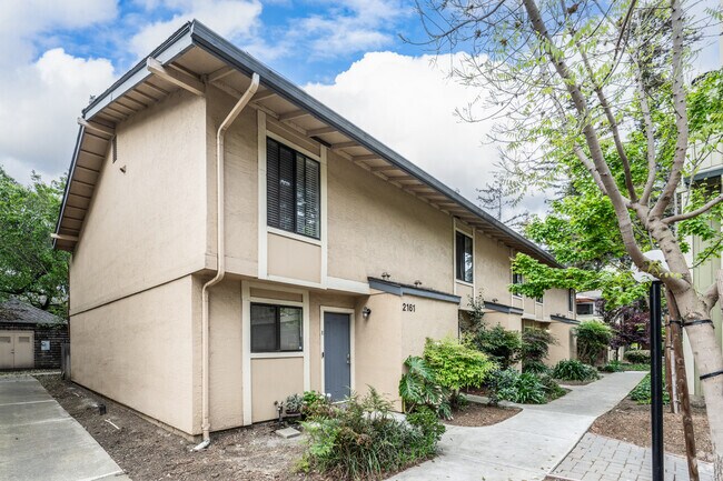 exterior - 2111-2165 Northwood Dr