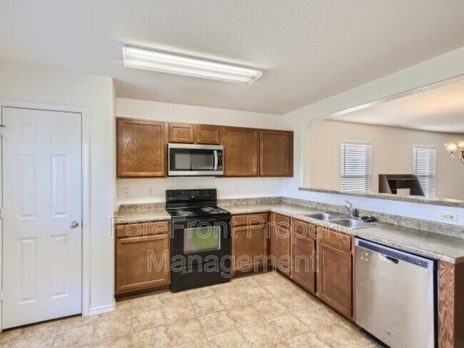 Foto del edificio - 8623 Silver Willow