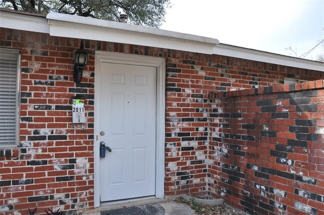 Building Photo - 2011 Gathright Cove