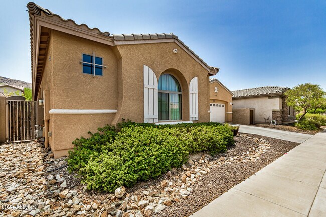 Building Photo - 2505 W Corral Rd