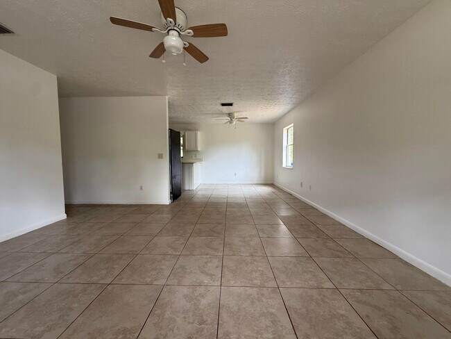Foto del edificio - 2564 Navajo Ave