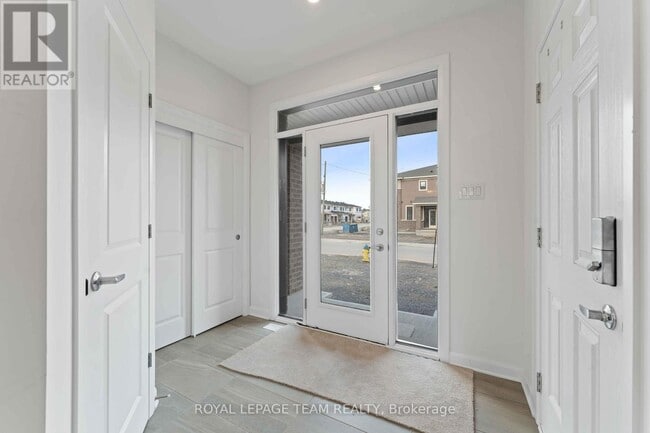 Photo du bâtiment - 623 Idyllic Ter