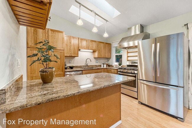 Building Photo - 3 br, 3 bath House - 7557 Nikau Drive