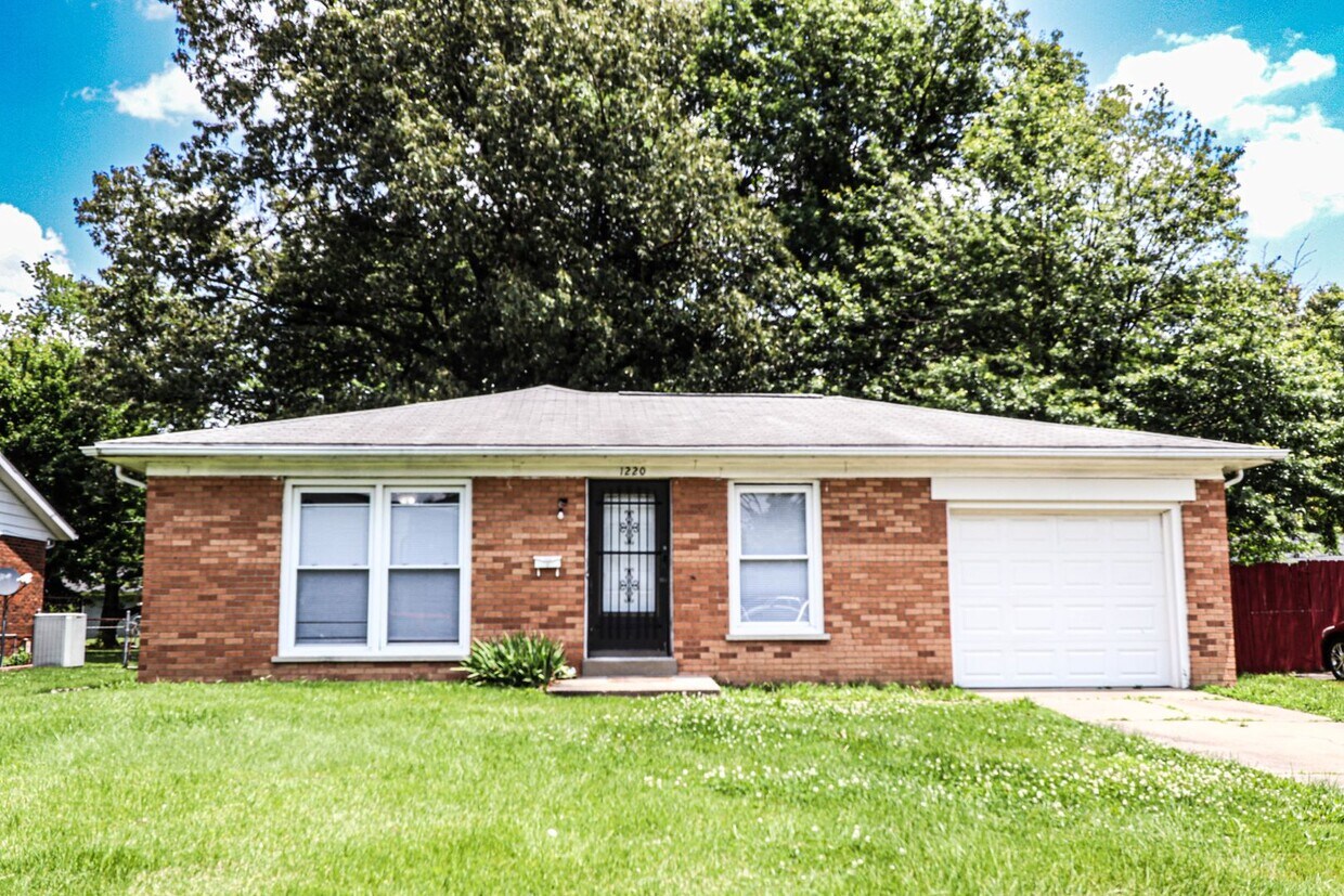 Foto principal - Updated 3 bedroom house with lots of extras!