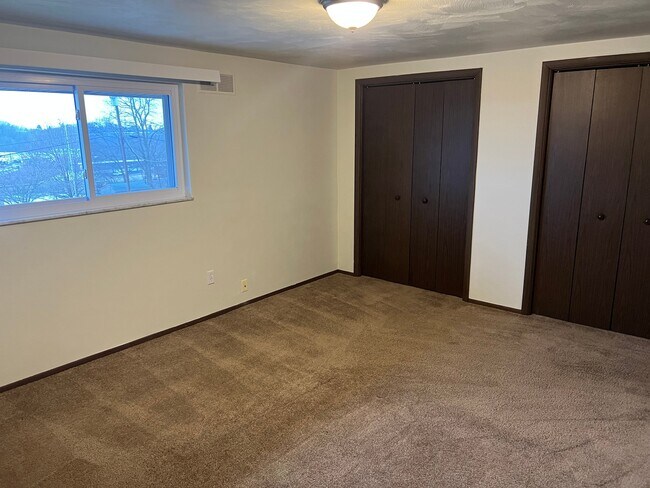 Building Photo - 39 Soltis Drive