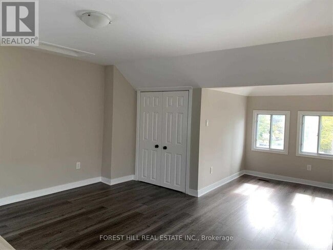 Building Photo - 68 Davisville Ave