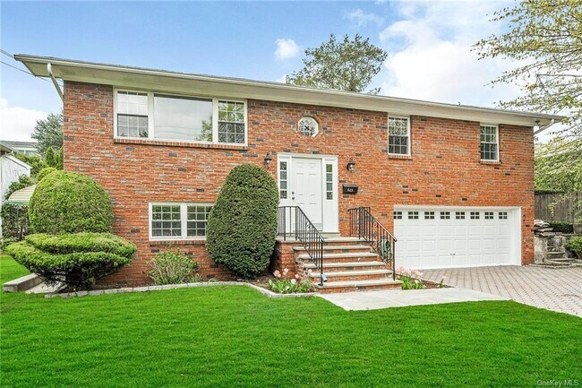 Foto del edificio - 649 White Plains Rd