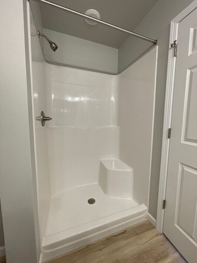 Building Photo - 3BR|2.5BA|Over 1,800 Sq Ft Home - First Mo...