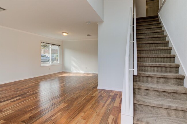 Building Photo - 8406 La Naranja Cove