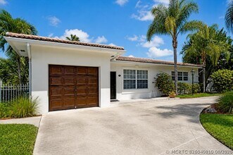Building Photo - 2031 Pleasant Dr