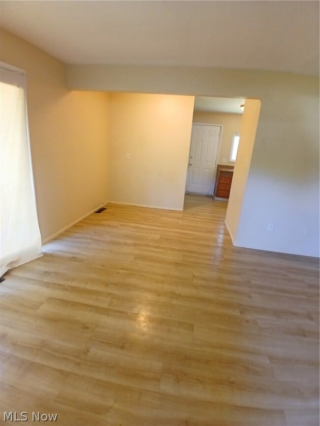 Building Photo - 3025 1/2 Northgate Ave