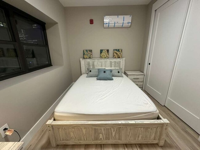 Building Photo - 90 Swan