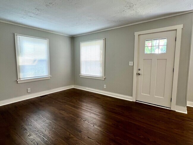 Foto del edificio - 833 Porter Rd