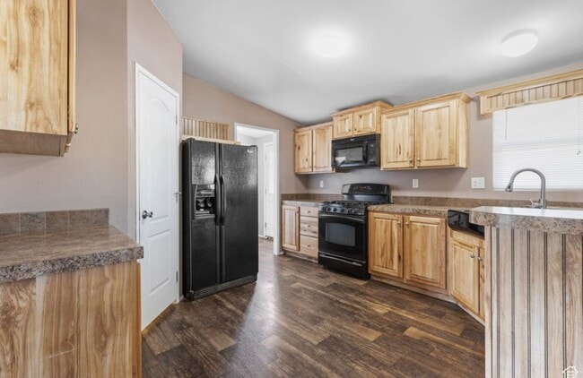 Foto del edificio - Kamas 3 Bedroom Home Available Now