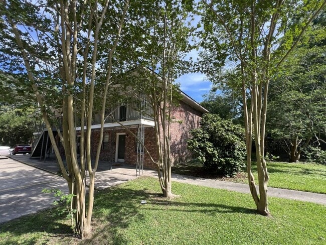 Garden View Apartments/Lee St. - Garden View Apartments/Lee St.