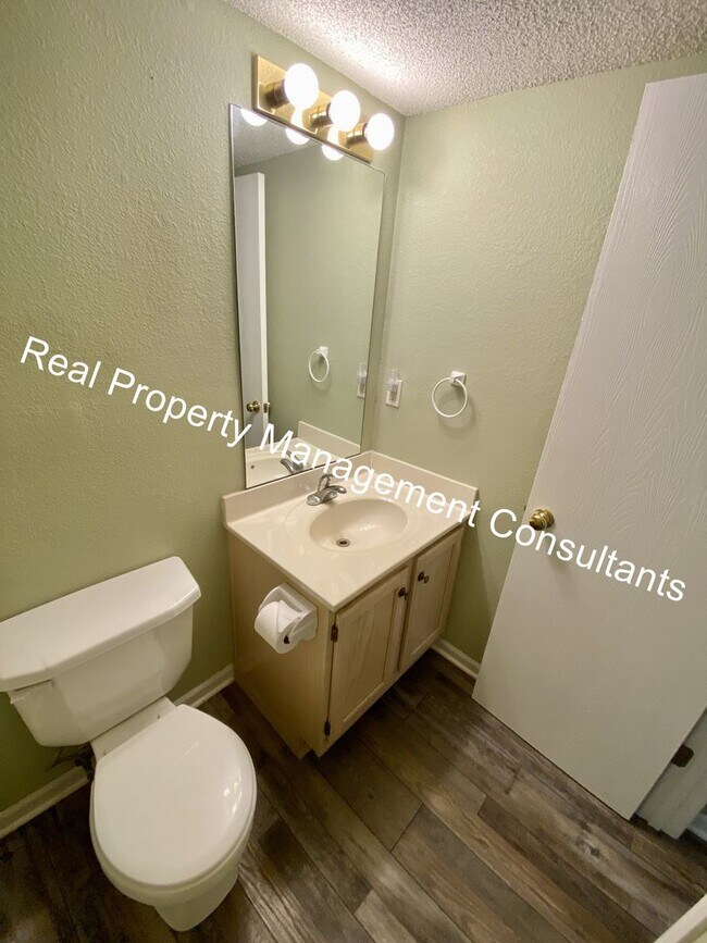 Foto del edificio - Updated 2 Bedroom Townhome