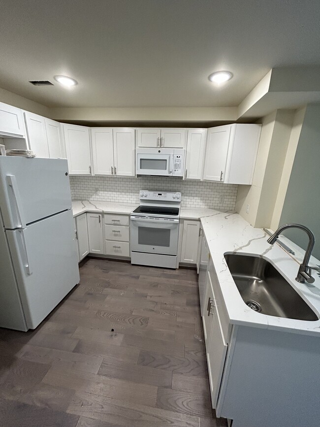 kitchen - 2032 N 15th St