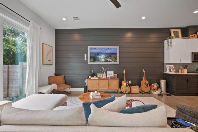 Foto del edificio - 6112 Calmar Cove