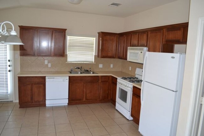 Building Photo - Charming 4-Bedroom Home in Settlers Crossi...