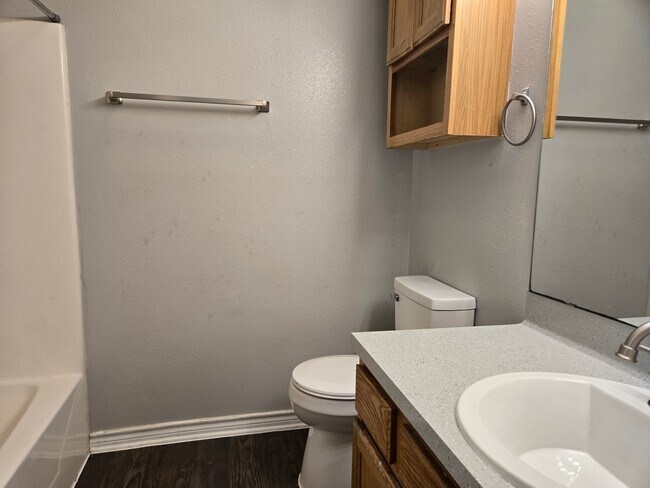 Building Photo - 2308 Axis Ct
