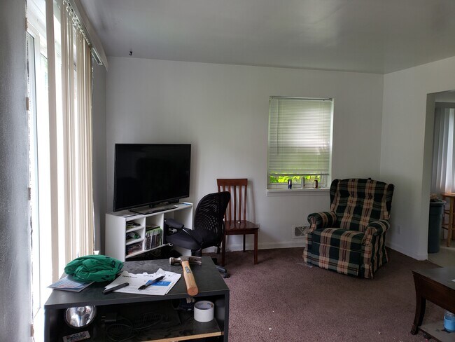 Foto del edificio - 1 Joyanne Ct