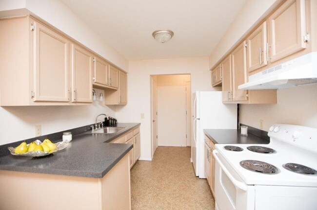 Foto del edificio - 2647 Eastgate Rd