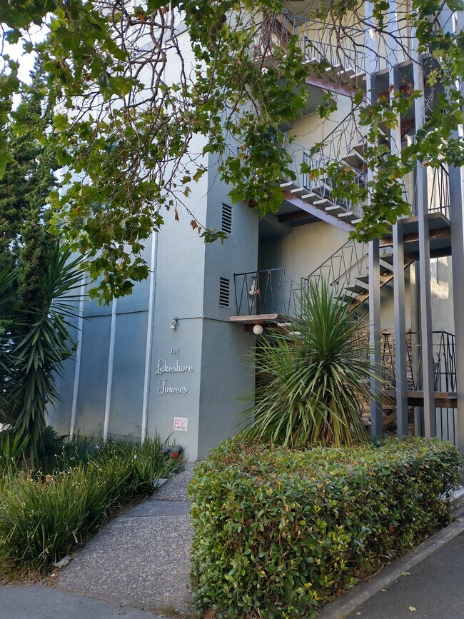Building Photo - 187 Montecito Ave