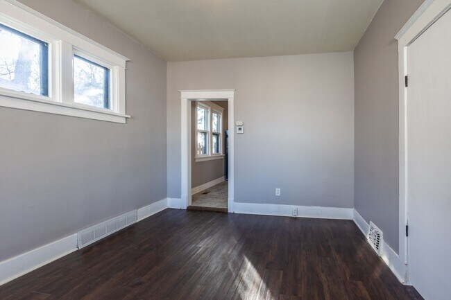 Foto del edificio - An Adorable 2BD/1BA Home That Has Been Renovated