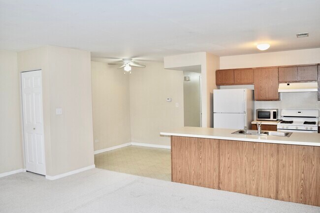 Building Photo - 2322 W Flournoy St