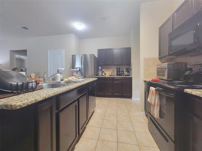 Foto del edificio - 601 Pinnacle Dr