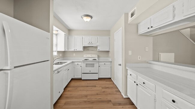 Photo - Recently updated 2-bedroom, 1.5-bathroom a... Apartment