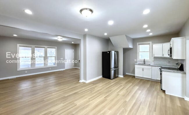 Foto del edificio - 2432 Steele Ave