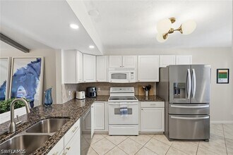 Building Photo - 500 Misty Pines Cir