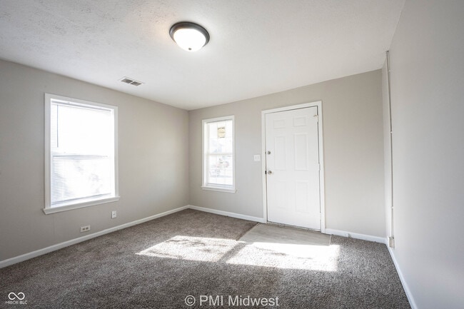 Building Photo - 423 Villa Ave