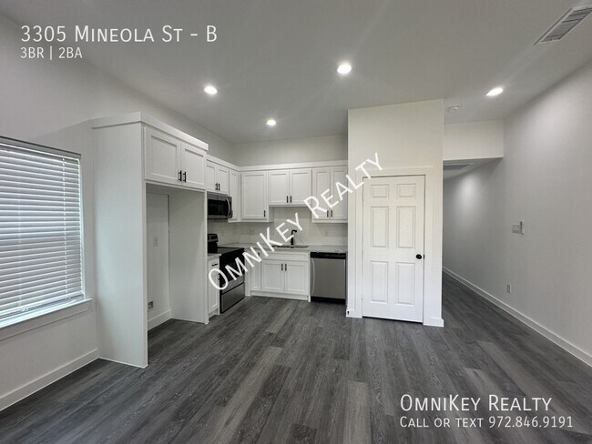 Building Photo - 3305 Mineola St