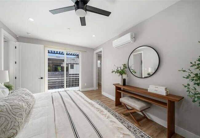 Foto del edificio - Modern 3BR Home with Mountain Views, Smart Features & Private Yard