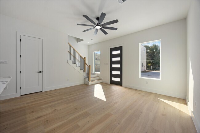 Building Photo - 4533 Bricker St