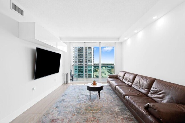 Foto del edificio - 350 SE 2nd St
