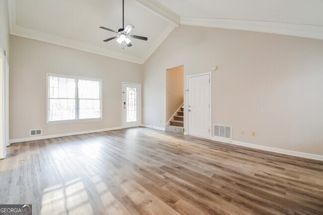 Building Photo - 1111 Realm Ln