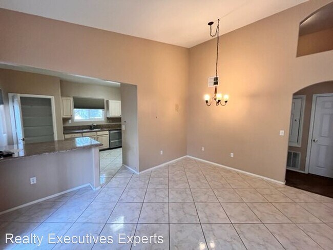Building Photo - 2 br, 2 bath House - 6164 Pine Villa Ave #203