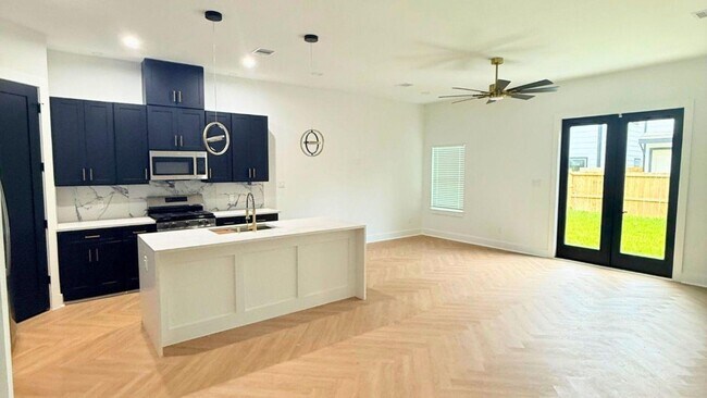 Foto del edificio - 4117 Shelby Cir