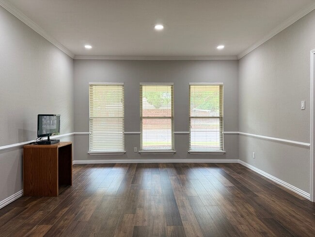 Foto del edificio - House For Rent