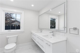 Building Photo - 40 Poe Ct