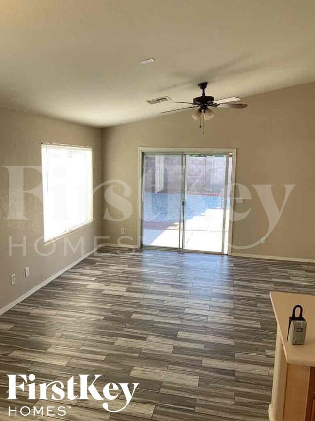 Building Photo - 4128 W Solar Dr