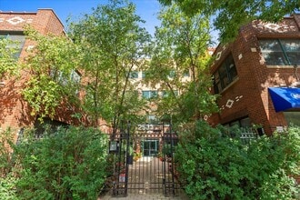 Building Photo - 2533 N Ashland Ave