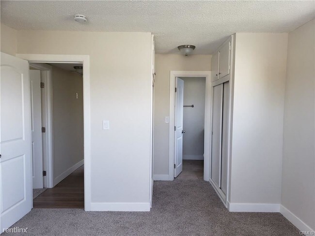 Building Photo - 3 br, 2 bath Apartment - 523 1/2 W Riggin St
