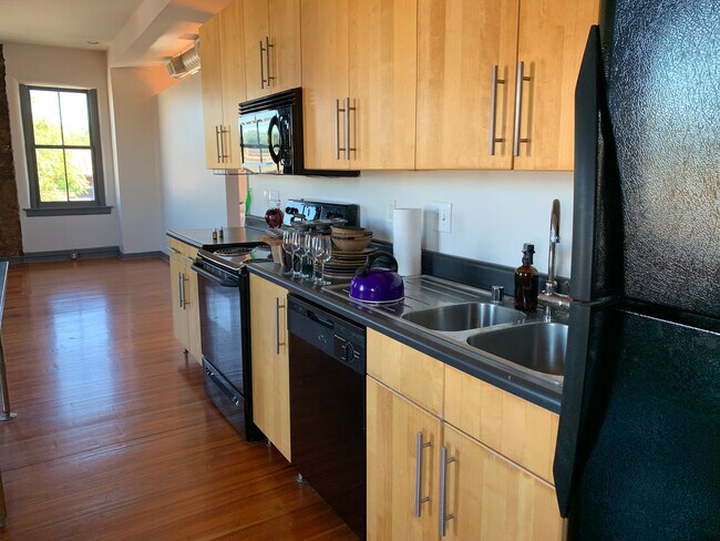 Foto del edificio - 913 Monmouth St