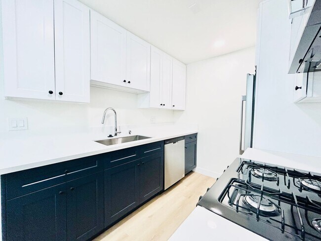 Building Photo - cas127