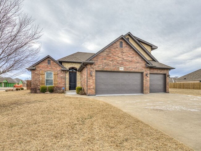 Building Photo - Former Builder's Show Home for Lease!