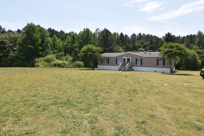 Foto del edificio - Spacious 3-Bed, 2-Bath Manufactured Home o...